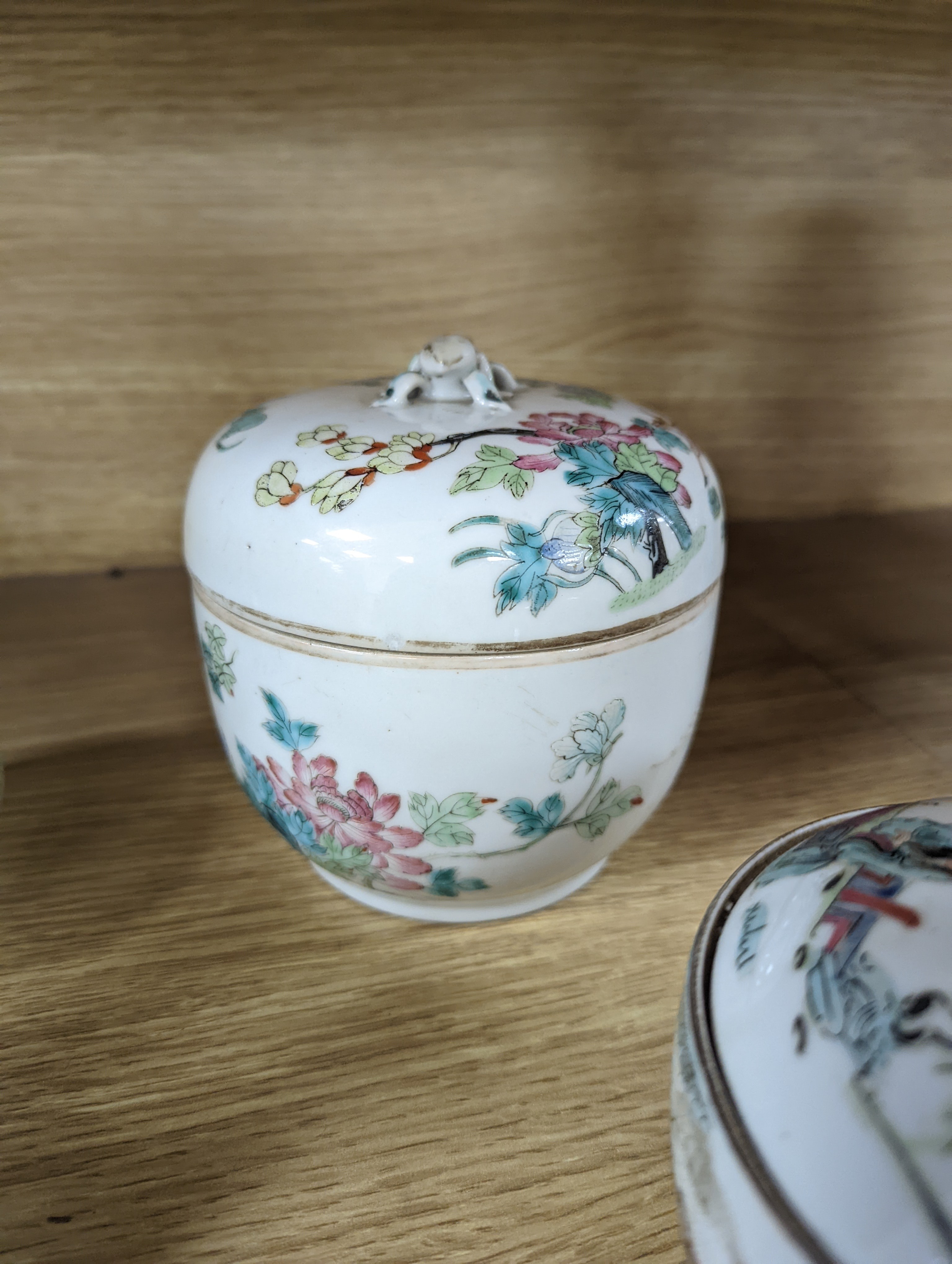 A Chinese famille rose teapot and a similar covered bowl, Tongzhi mark and period 13cm